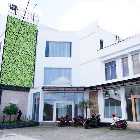 Urbanview Hotel Ratu Elok Syariah Banjarbaru By Reddoorz Martapura (South Kalimantan) Exterior foto